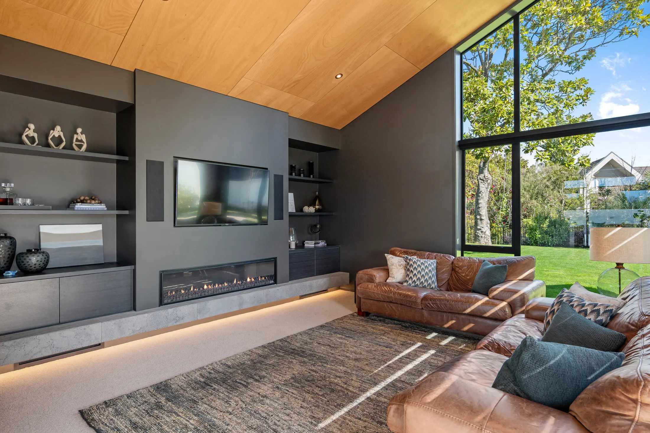 Separate den with garden outlook